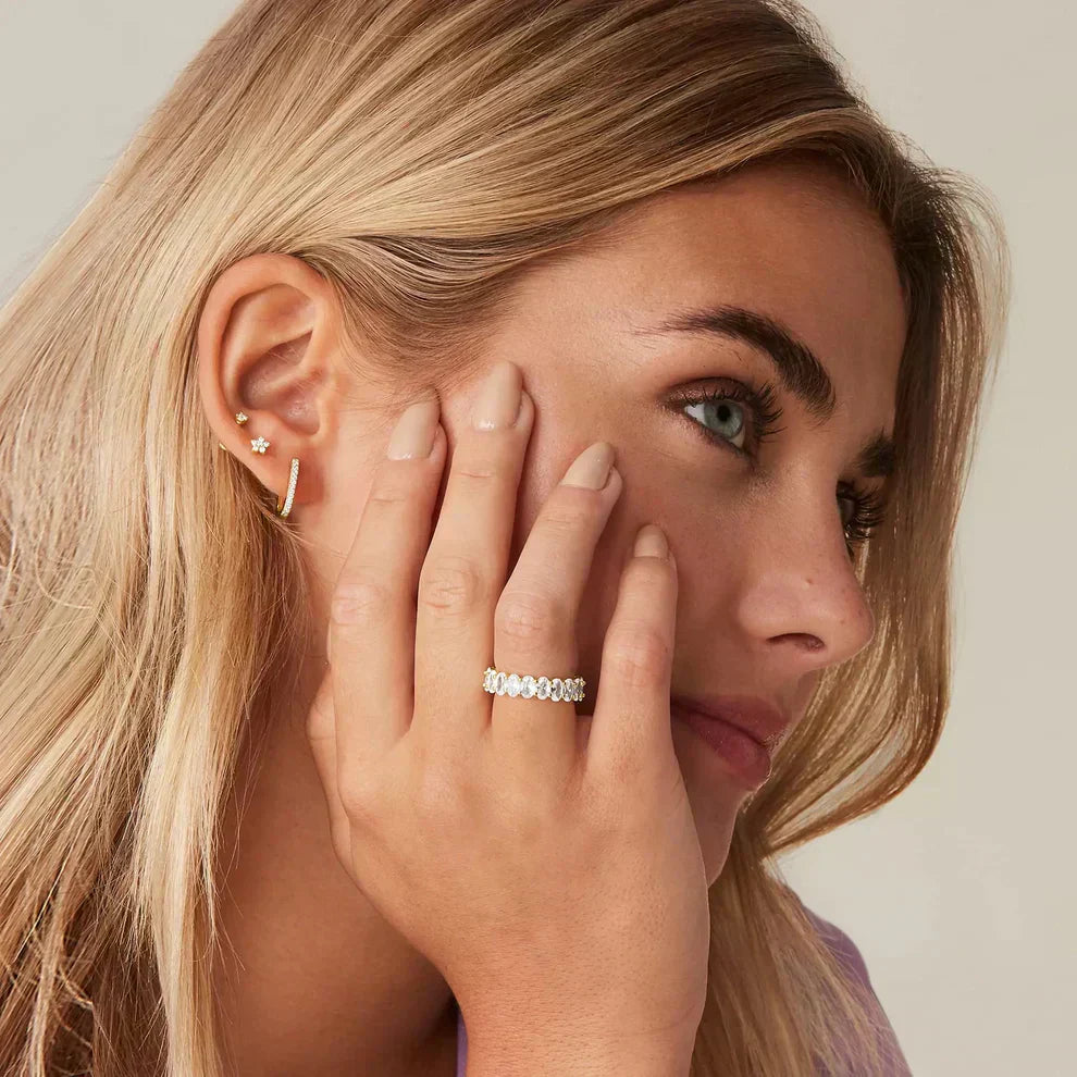 Antoinette Goldring mit Diamant-Simulant-Maison Doré