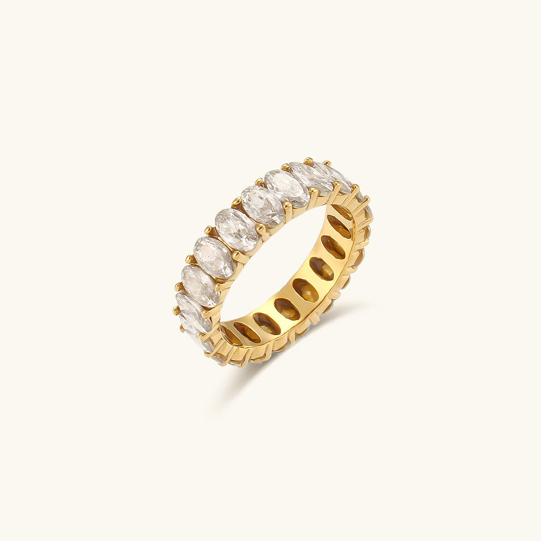 Antoinette Goldring mit Diamant-Simulant-Maison Doré