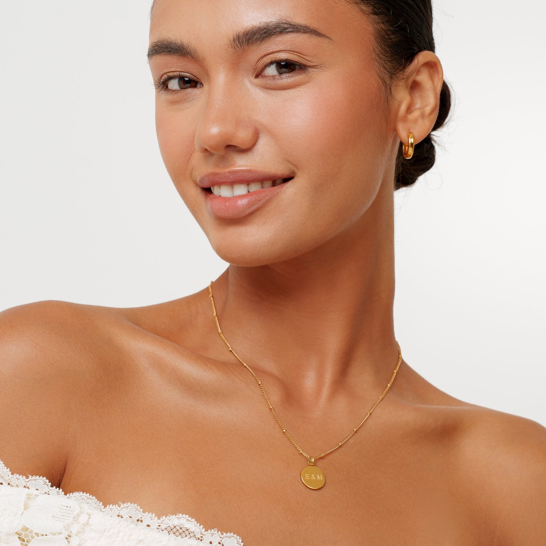 Zierliches Medaillon-Halsband