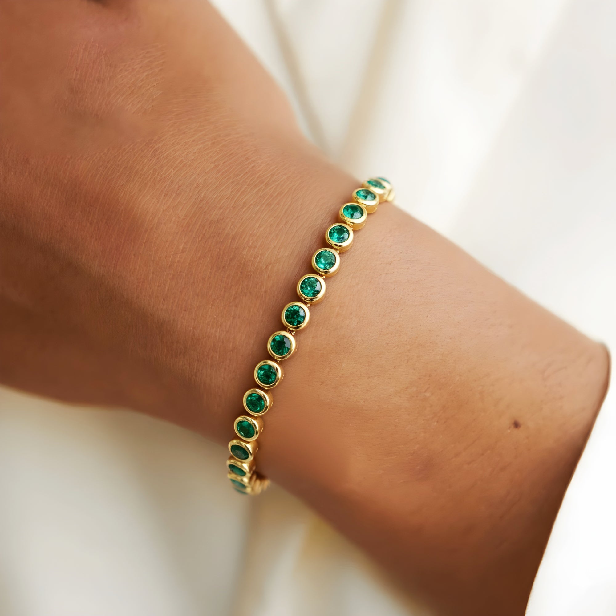 Grünes Tennisarmband