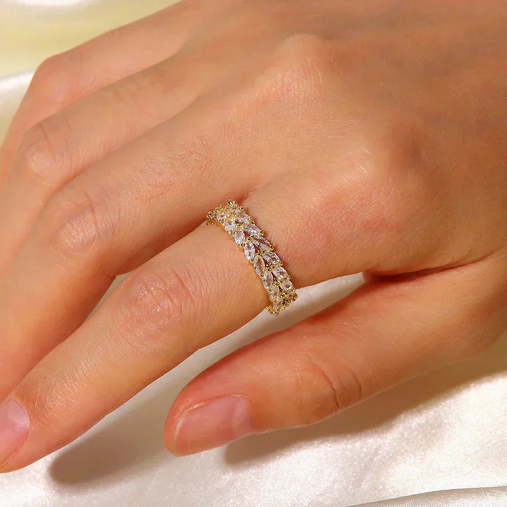 Clarisse Gemusterter Goldring