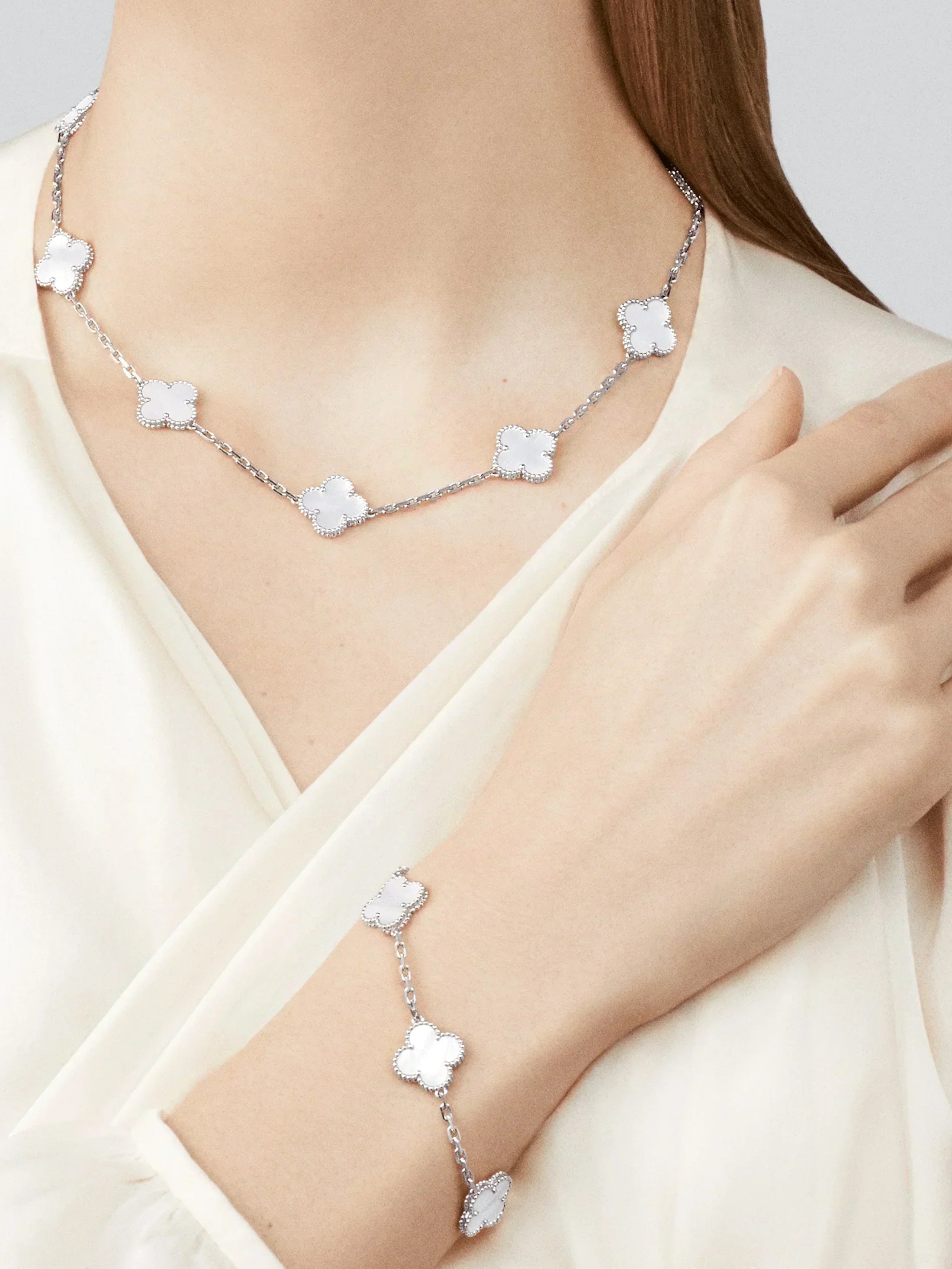 CLOVER | Silberne Halskette mit 10 Motiven-Maison Doré