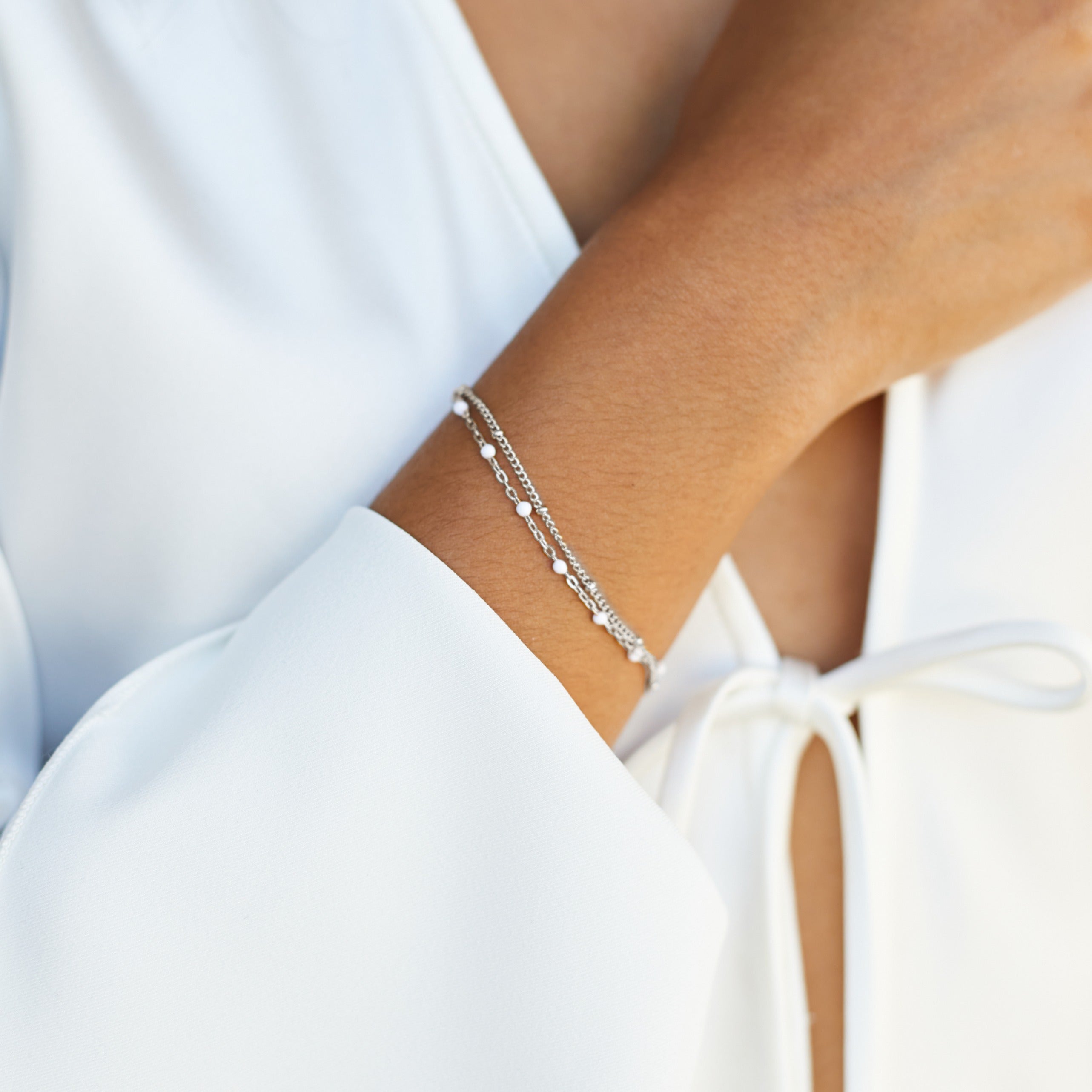 Doppeltes Weißes Perlenarmband-Maison Doré