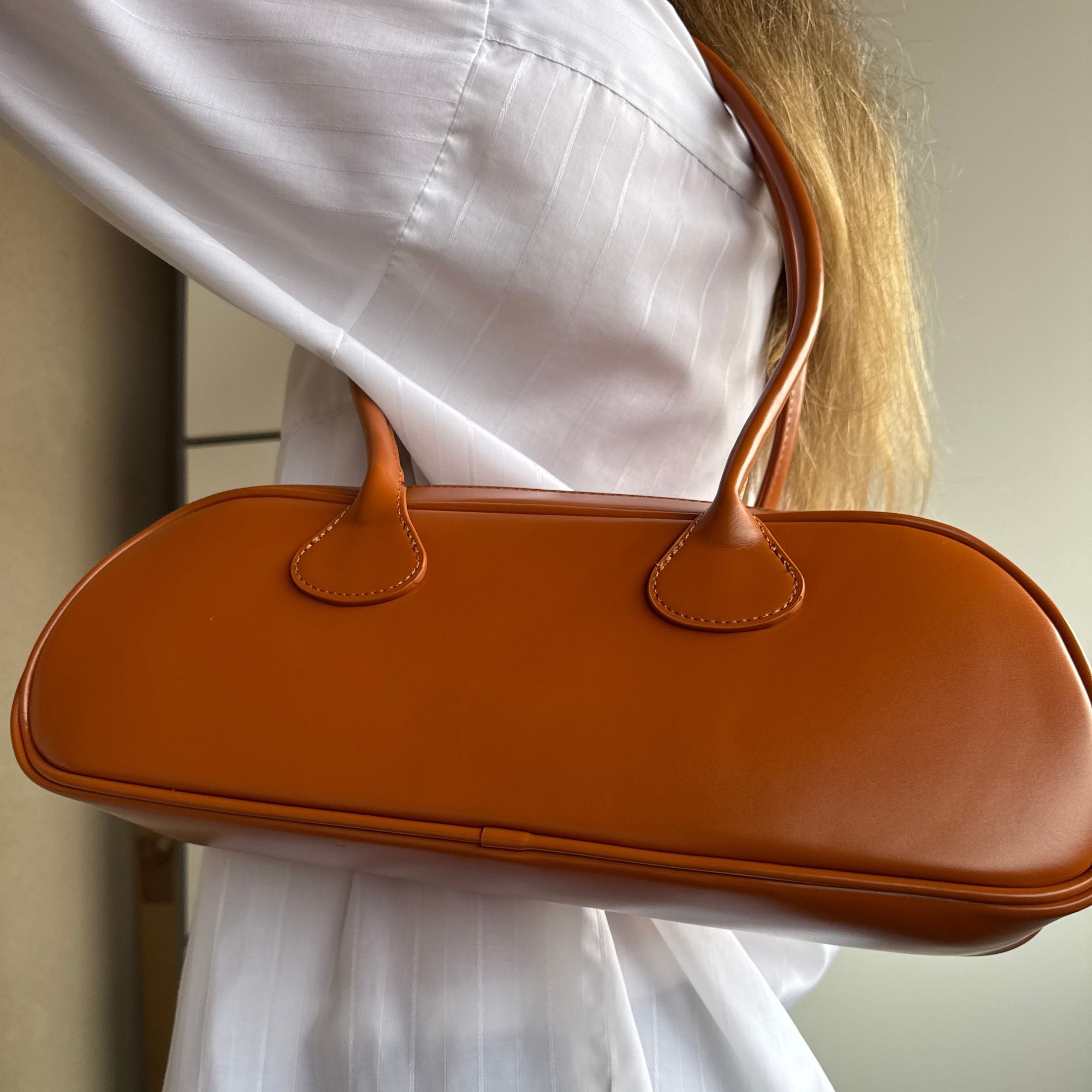 Vivienne Barrel Tasche Braun
