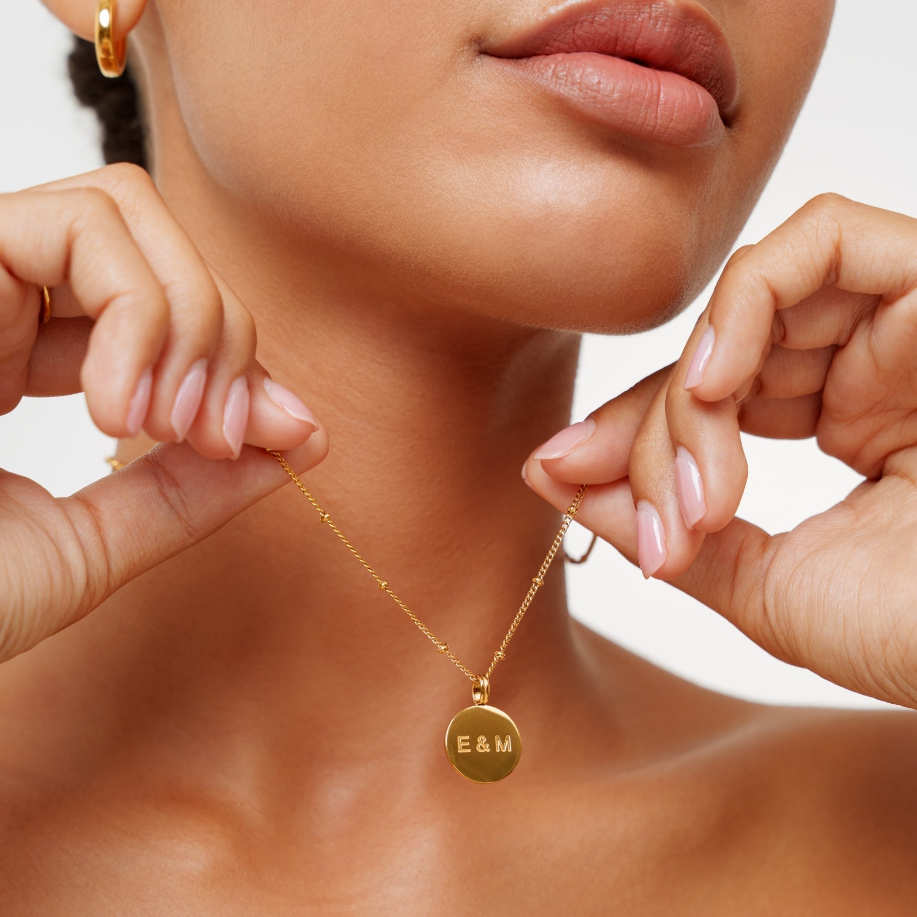 Zierliches Medaillon-Halsband