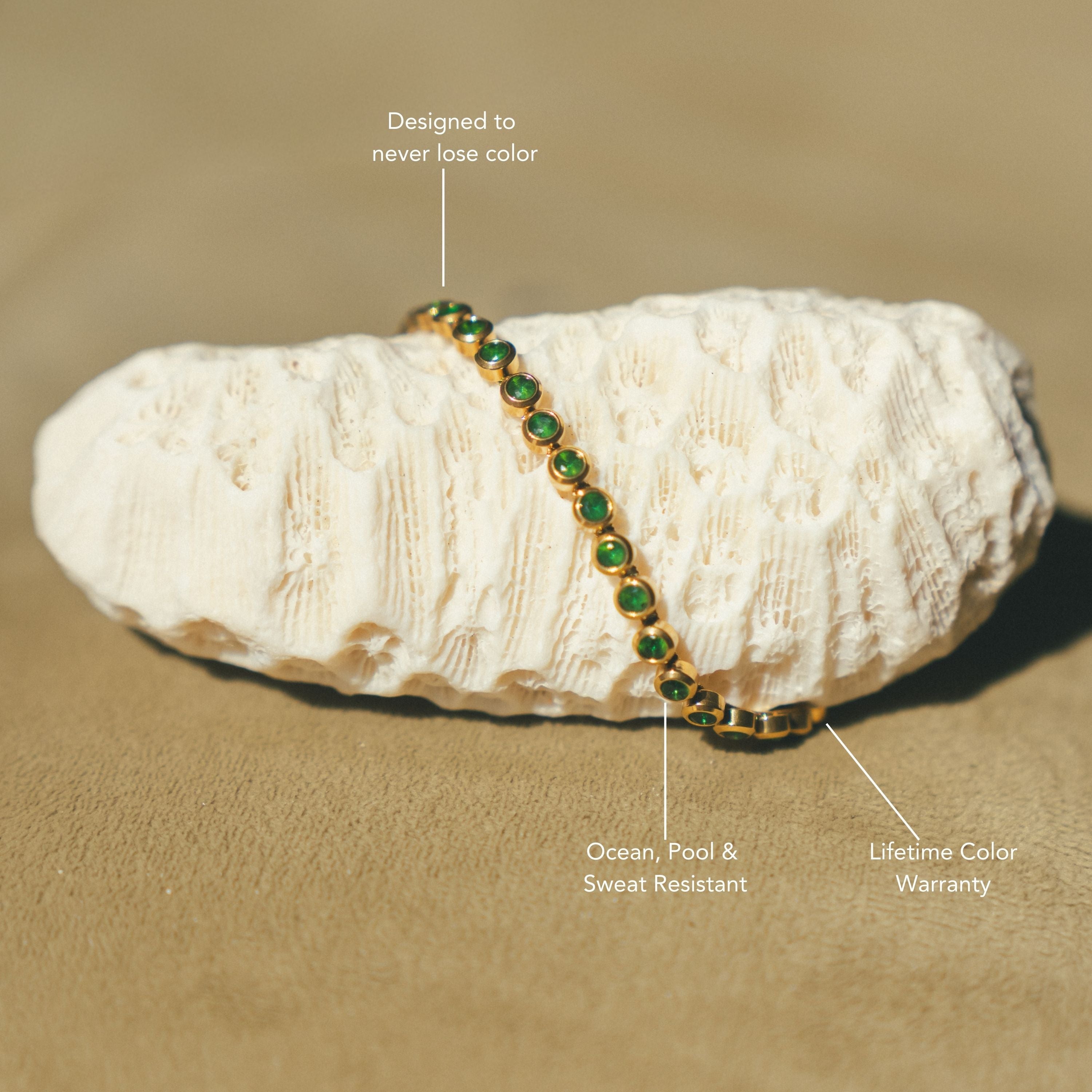 Grünes Tennisarmband